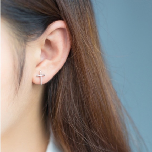 925 Sterling Silver Cross Earrings Minimal Classic Cross Stud Earrings - Picture 2 of 6